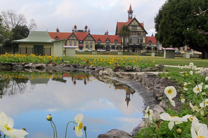 3 Day Bay Of Islands Tour from Auckland including Waitangi and Cape Reinga - What is included, and what you still need to budget