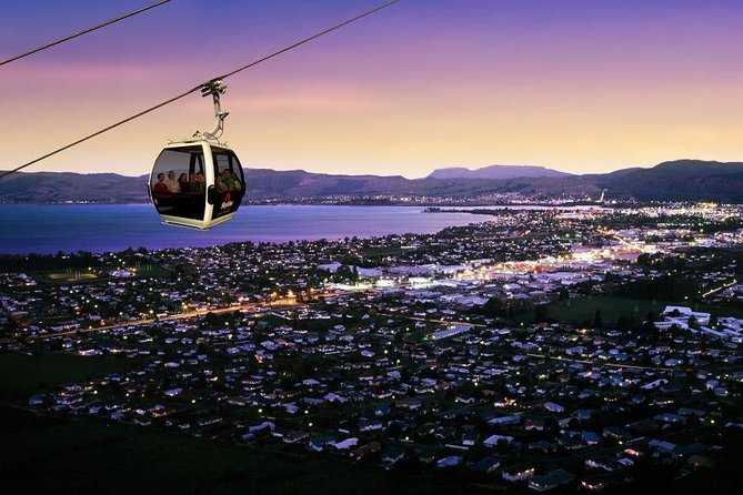 4-Day Auckland to Wellington via Rotorua Tour - Day one: glowworms below ground, then the Shire