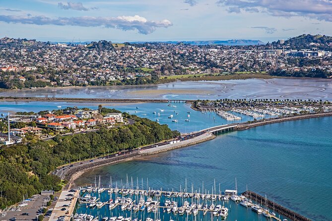 5-Day Bay of Islands, Auckland, Hobbiton, Rotorua & Waitomo Tour - What the price covers, and what it does not