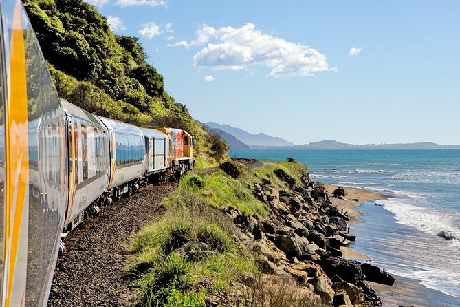 5-Day New Zealand North and South Island Highlights Tour - Day 3: Lake Taupo and the long road to Wellington