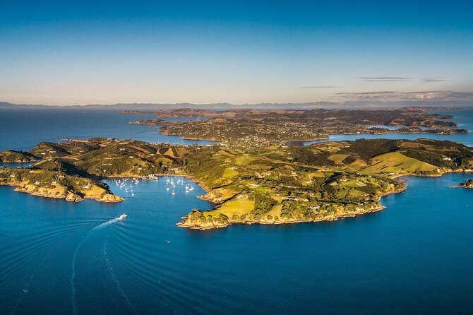 5 or 7 hour Far End of Waiheke Scenic Wine Tour in Electric Vans - Man O’ War combines wine, food, and a famous bay