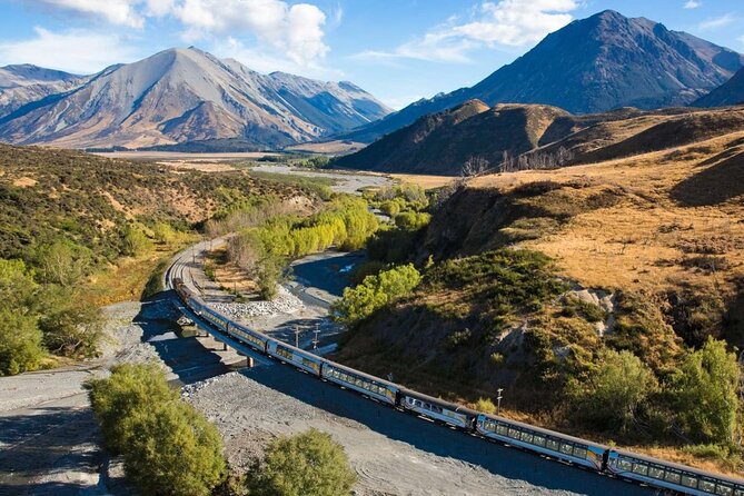 6 Day South Island New Zealand Private Tour from Auckland - The private vehicle is the real luxury