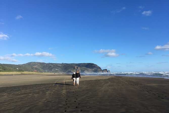 6 Hours Sightseeing Tour in Auckland - Piha Beach and the black-sand west coast