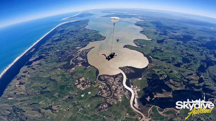 Auckland: 13000, 16000, or 18000-Foot Tandem Skydive - Instructors and first-time nerves