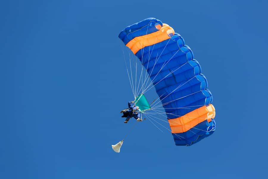 Auckland: 13000, 16000, or 18000-Foot Tandem Skydive - Who should book this tandem jump?