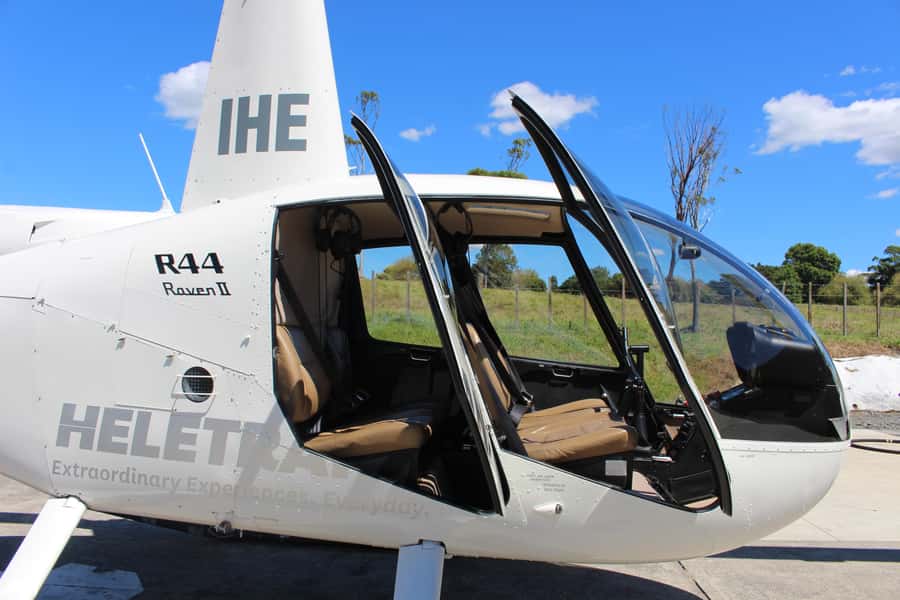 Auckland: 20min Helicopter scenic flight - City & Volcanoes - The Sky Tower, Viaduct Harbour, and Auckland’s urban center