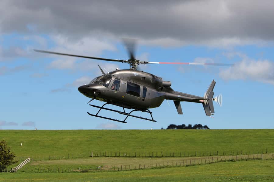 Auckland: 20min Helicopter scenic flight - City & Volcanoes - The Hauraki Gulf opens up beyond the city