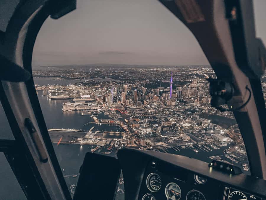 Auckland: 20min Helicopter scenic flight - City & Volcanoes - Starting at Rosedale’s private heliport