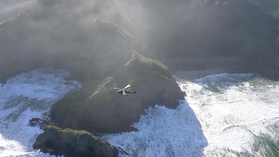Auckland: 36 min scenic helicopter flight - Coast to Coast - Crossing the Waitakere Ranges