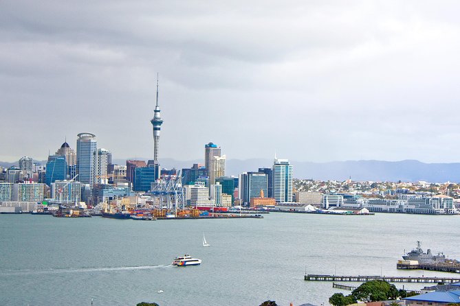 Auckland City Highlights, Afternoon Piha Beach & Rainforest Tour - Morning: Auckland’s urban highlights