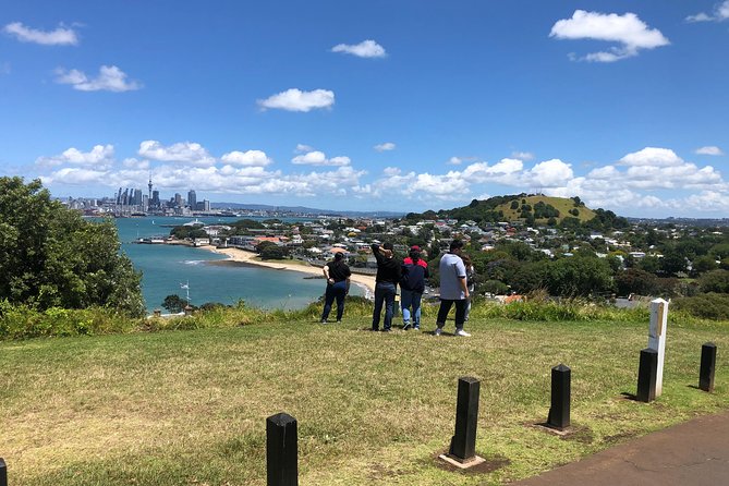 Auckland City Private Tour for Couples. Be chauffeur driven with added extras. - Parnell combines village streets and roses