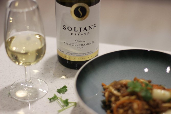 Auckland City Tour & Kumeu Wine Country Includes Wine Tastings & Lunch - Muriwai Beach and the gannet season