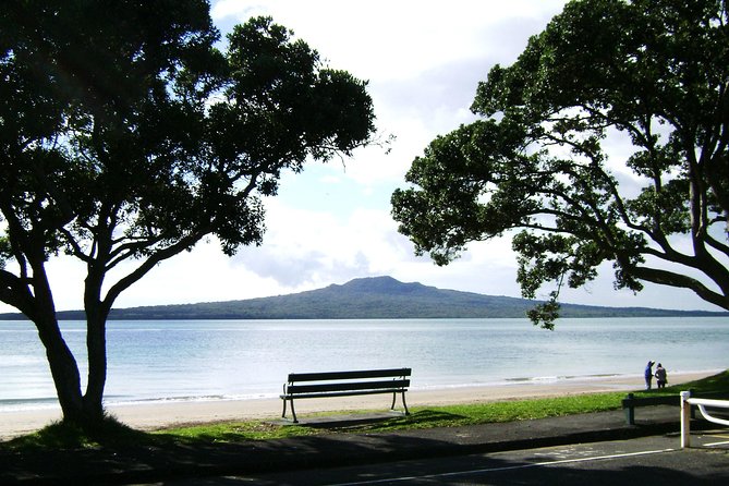 Auckland City Tour & Kumeu Wine Country Includes Wine Tastings & Lunch - Devonport, Narrow Neck Beach, and Mt. Victoria