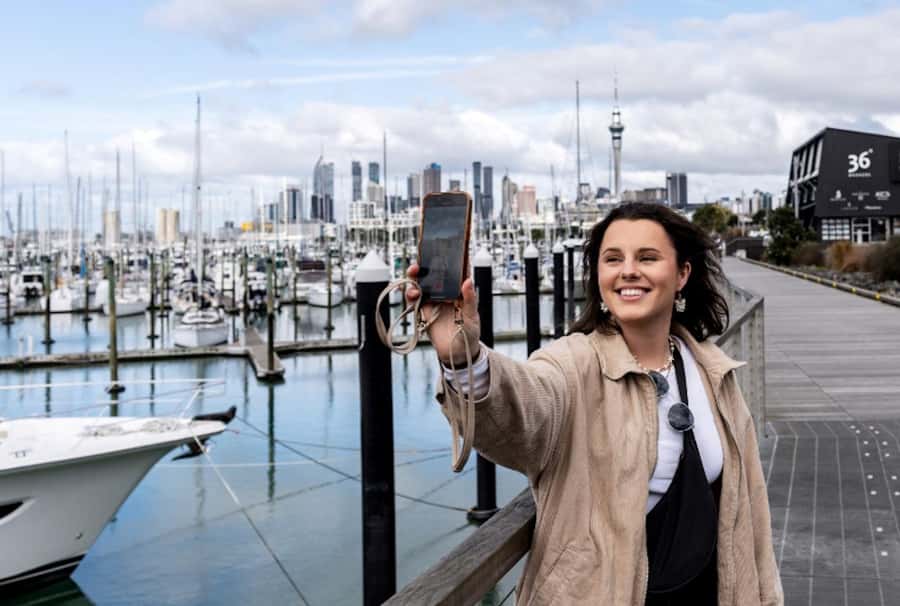Auckland: GoGuided Auckland City Tour - Westhaven gives you a proper photo stop