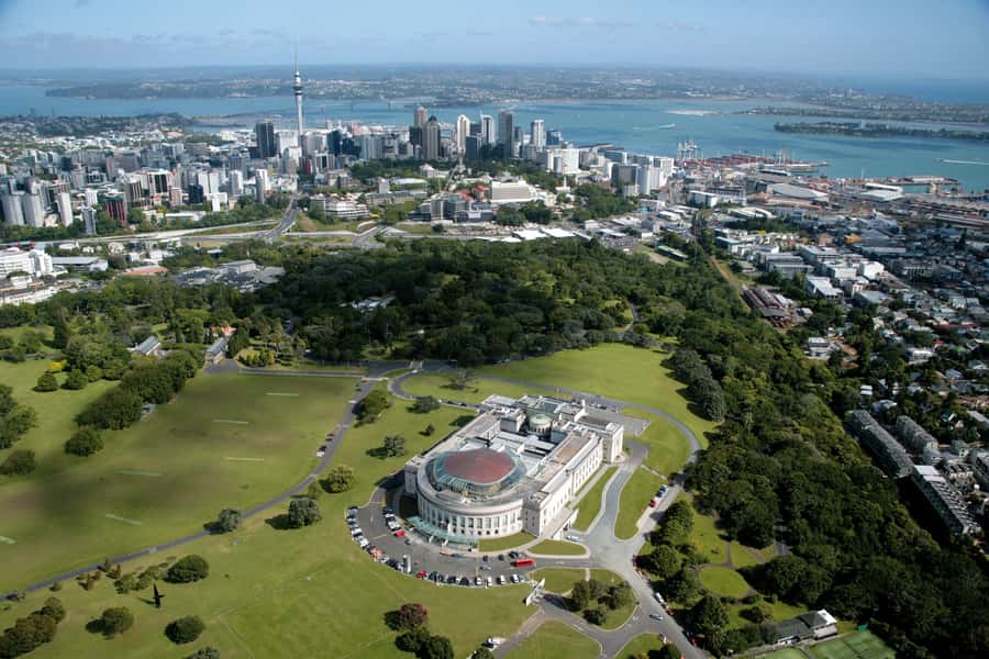 Auckland: Guided Small Group City Discovery Tour - Key points at a glance