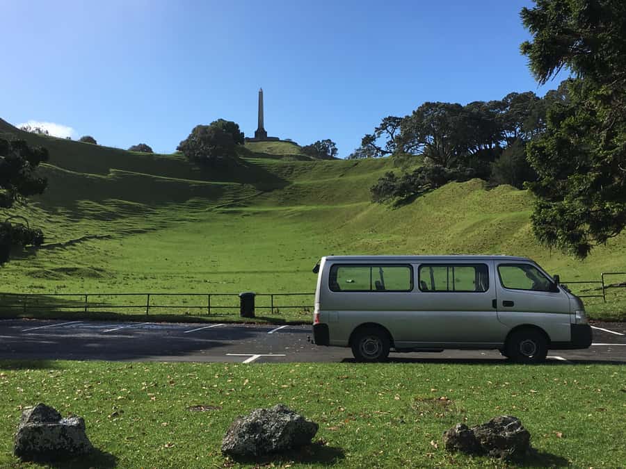 Auckland: Half-Day Auckland Volcanoes Tour - Mangere Mountain: the longest walking section