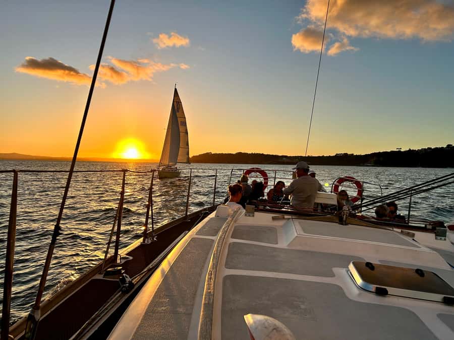 Auckland: Harbour Sailing Cruise with 3-Course Dinner - Sailing a 50-foot yacht instead of riding a dinner boat