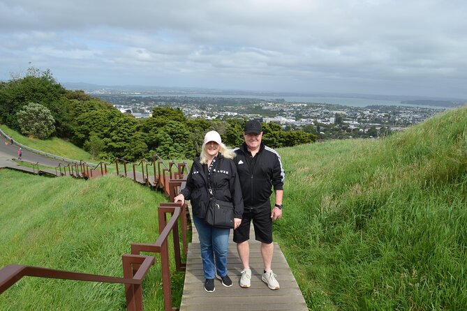 Auckland Highlights Full Day Guided Tour - Arataki Visitor Centre and the Waitakere ranges