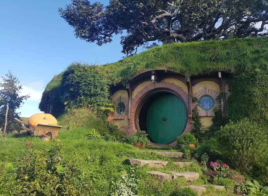 Auckland: Hobbiton, Rotorua, Waiotapu and Waitomo 3-Day Tour - Why this three-day route works