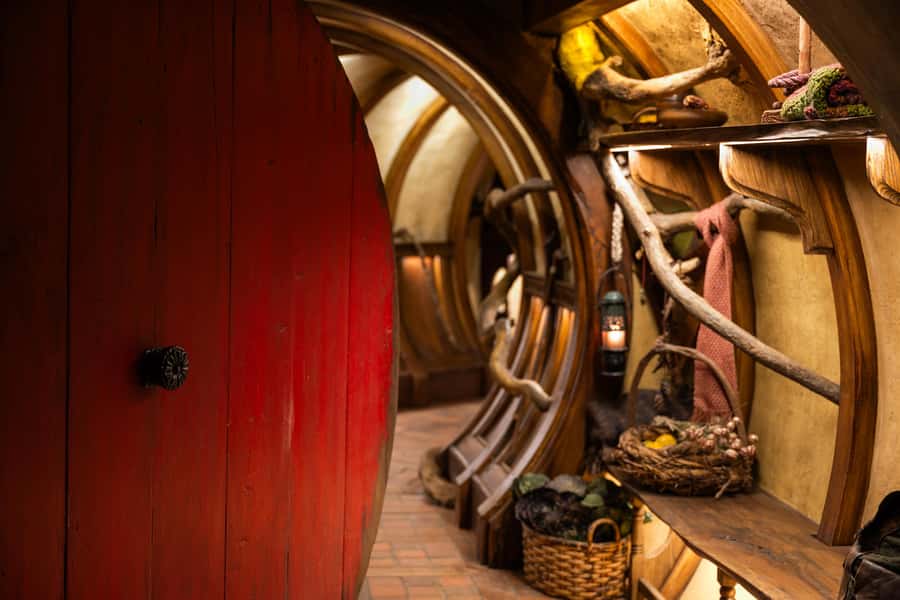 Auckland: Hobbiton & Waitomo Glow Worm Caves Private Tour - Key points at a glance