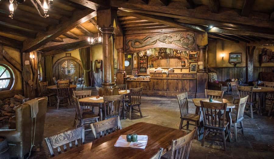 Auckland: Hobbiton & Waitomo Glow Worm Caves Private Tour - Practical tips for a better day