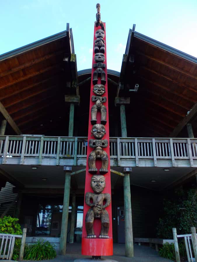 Auckland: Piha Beach, Rainforest, & Mount Eden Private Tour - Why this half-day route works so well