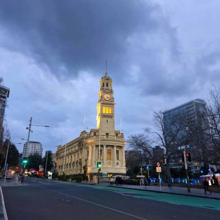 Auckland: Private Walking Tour with a Local - Food, cafés, shopping, and culture