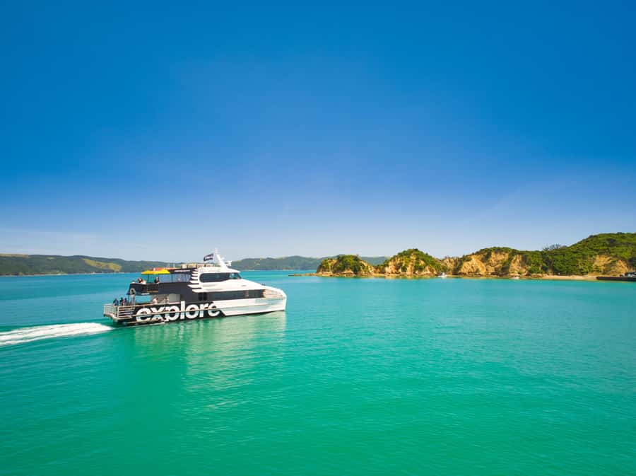 Auckland: Rotoroa Island and Man O'War Vineyard Combo Tour - Weekday and weekend schedules are different