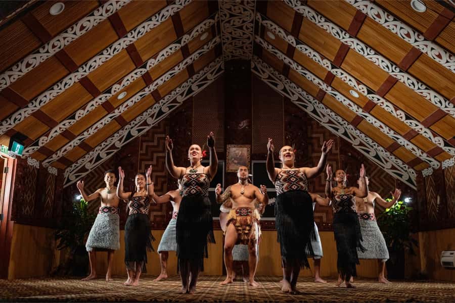 Auckland: Rotorua Wai-O-Tapu, Te Puia with Haka - Why this Auckland to Rotorua day trip works