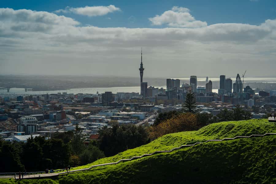 Auckland Scenic Half-Day City Sightseeing Tour - Crossing the Harbour Bridge to Northcote Point