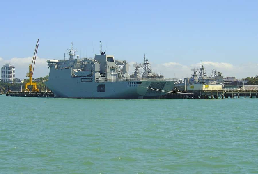 Auckland: Scenic Harbour Cruise with Live Commentary - The first 20 minutes: leaving the waterfront behind