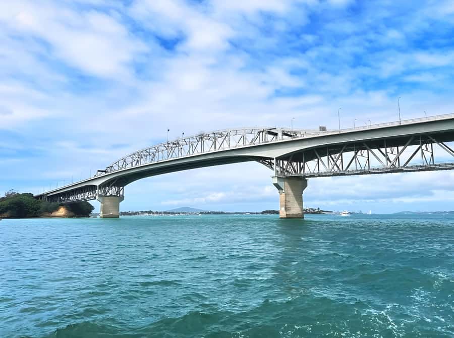 Auckland: Scenic Harbour Cruise with Live Commentary - Setting off from Z Pier