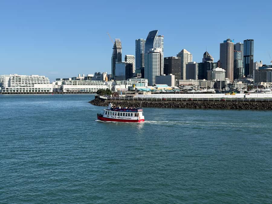 Auckland: Scenic Wine and Cheese Harbour Cruise - Why a short Auckland Harbour cruise works so well