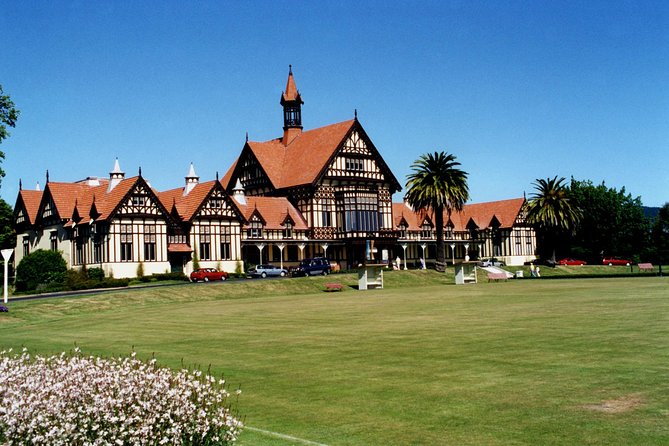 Auckland Sights Exclusive 4 Hour Luxury Day Tour - Vehicle comfort, pickup, and timing
