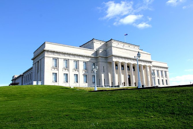 Auckland Sights Exclusive 8 Hour Luxury Day Tour - Key points at a glance