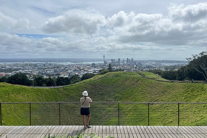 Auckland Small-Group Walking Tour with Treats - Queens Arcade and the pleasure of looking around