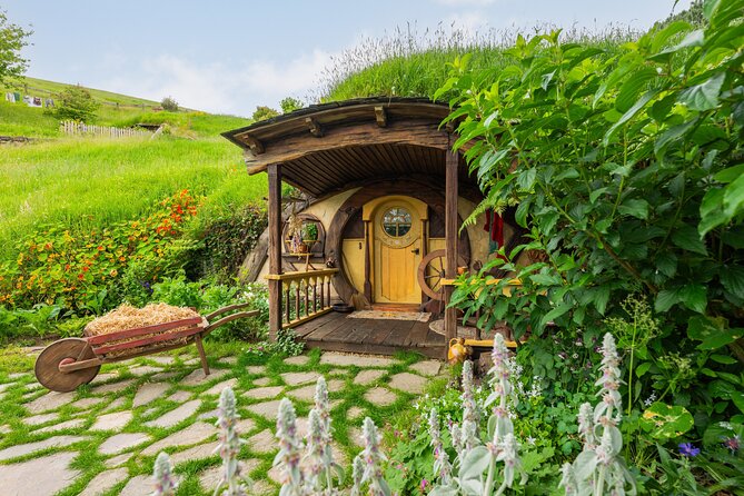 Auckland to Rotorua, Hobbiton and Waitomo 1 Way Small Group Tour - Why this Auckland to Rotorua route works
