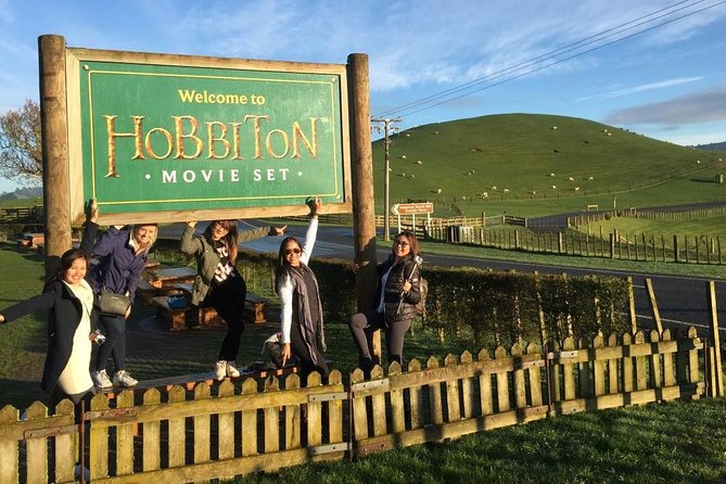 Auckland to Rotorua via Hobbiton Small Group Tour (One Way) - Why this is a smart way to reach Rotorua