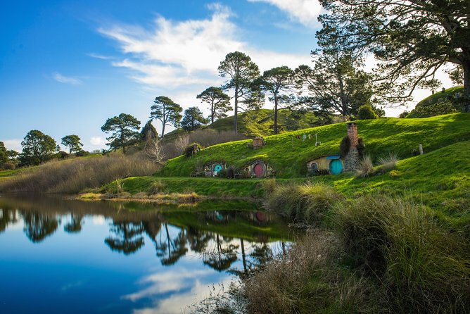 Auckland to Rotorua via Hobbiton Small Group Tour (One Way) - From Hobbiton through Tirau to Rotorua