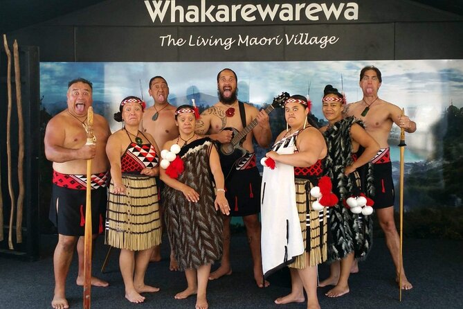 Auckland: Wai-O-Tapu, Polynesian Spa & Maori Haka Day Tour - Whakarewarewa and the power of the haka