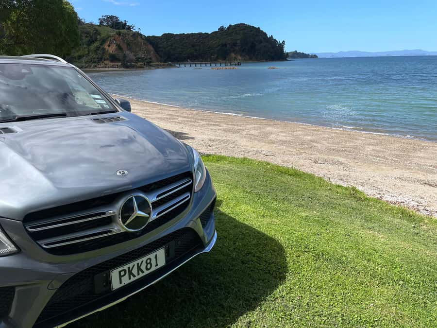Auckland: Waiheke Island Luxury Experience Private Tour - Olive oil at an award-winning estate