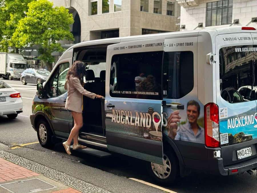 Auckland: Wine region tour with tastings and gourmet lunch - Key points at a glance