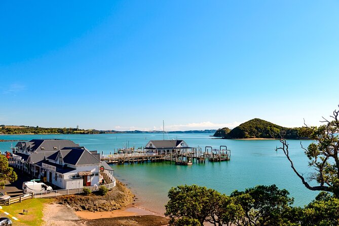 Bay of Islands Discovery Experience from Auckland incl. Hole In The Rock Cruise - Auckland pickup and the Northland road