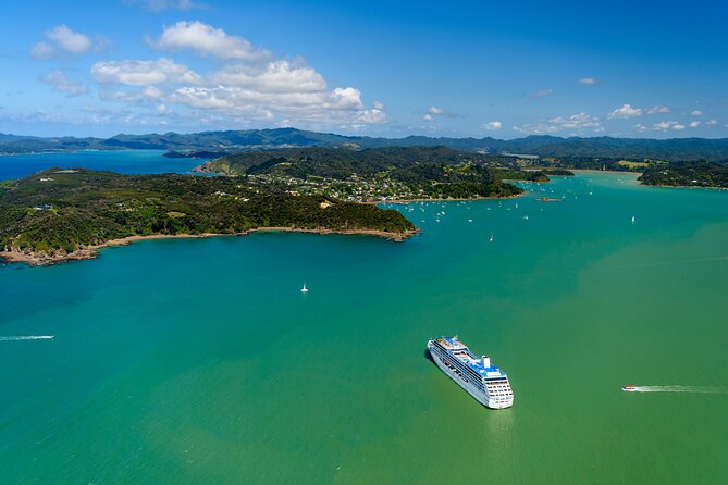 Bay of Islands Explorer Experience Small Group Tour From Auckland - The 1.5-hour stop at Urupukapuka Island