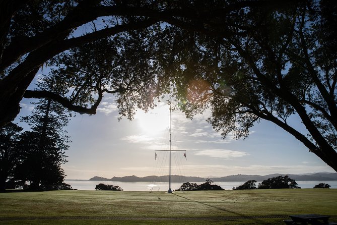 Bay of Islands Heritage Experience from Auckland incl. Waitangi & Russell - Ferrying from Paihia to Russell