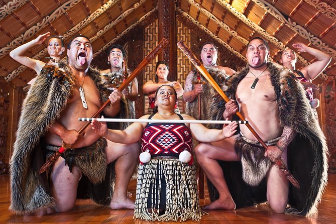 Bay of Islands Heritage Experience from Auckland incl. Waitangi & Russell - The 6am pickup from Auckland Central