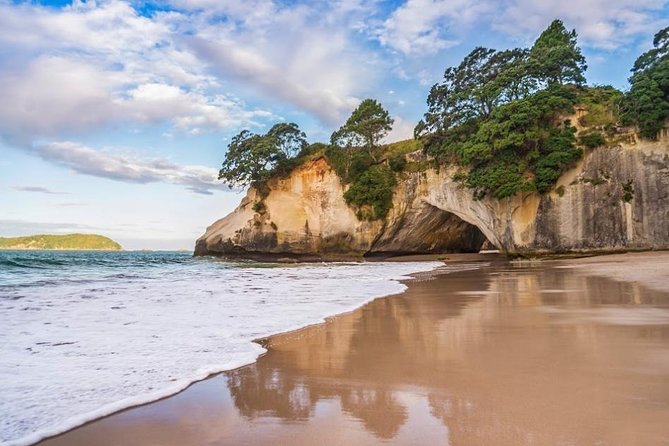 Coromandel Coastal Experience - Small Group Tour from Auckland - Hot Water Beach turns the shore into a natural spa
