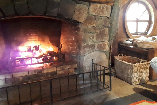 Day Tour Hobbiton + Rotorua from Auckland in Luxury Minibus - The early drive through Waikato