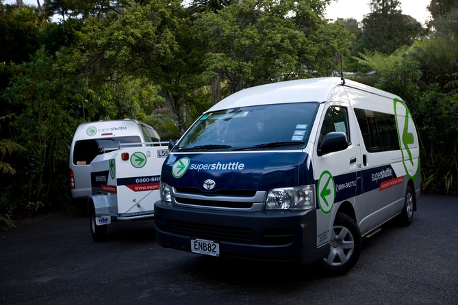 Departure Transfer: Auckland Central City Centre to Auckland Airport - What the minivan ride is like