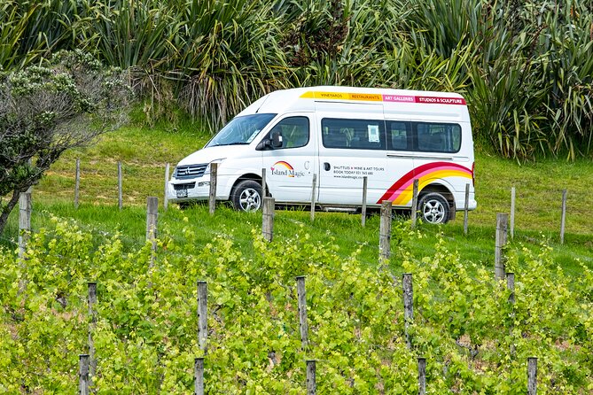Flavours of Waiheke, wine, beer, spirits INCLUDES lunch - MAX 11 - Casita Miro makes wine the opening act